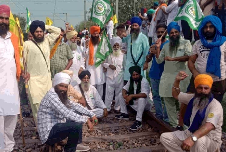 Farmers blocked national highway and railway track in Punjab