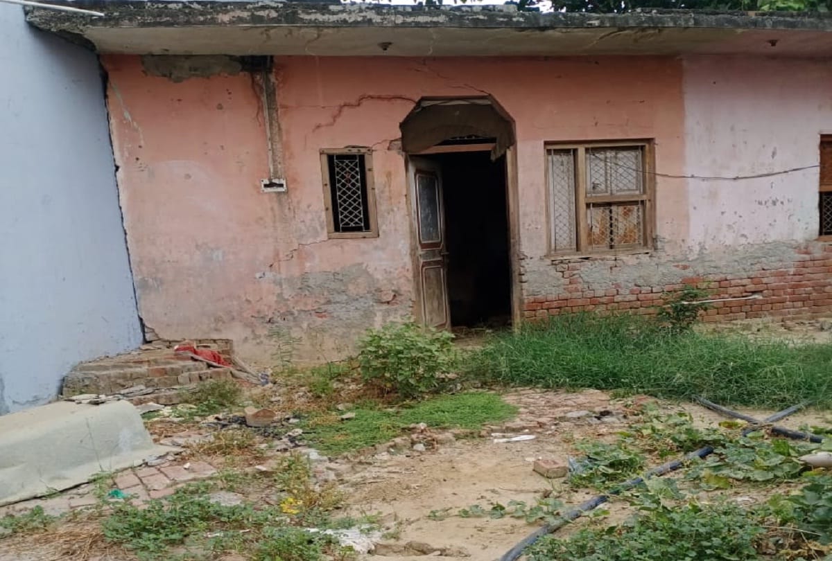 Father hanged himself after killing two children dead body found hanging in ruins