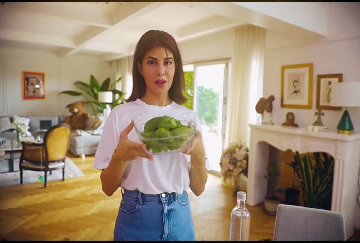 Actress Priyanka Chopra Mumbai's house is very beautiful from inside now Jacqueline Fernandez is living here on rent see pic's