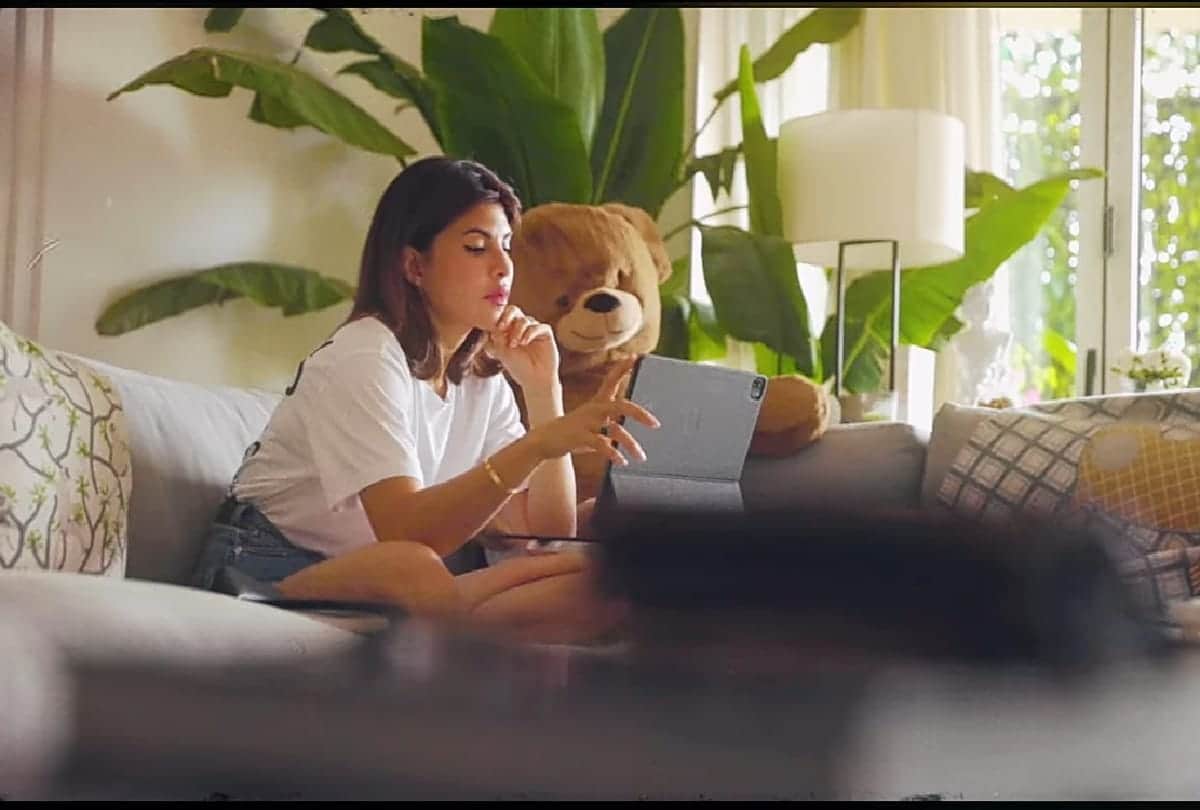 Actress Priyanka Chopra Mumbai's house is very beautiful from inside now Jacqueline Fernandez is living here on rent see pic's