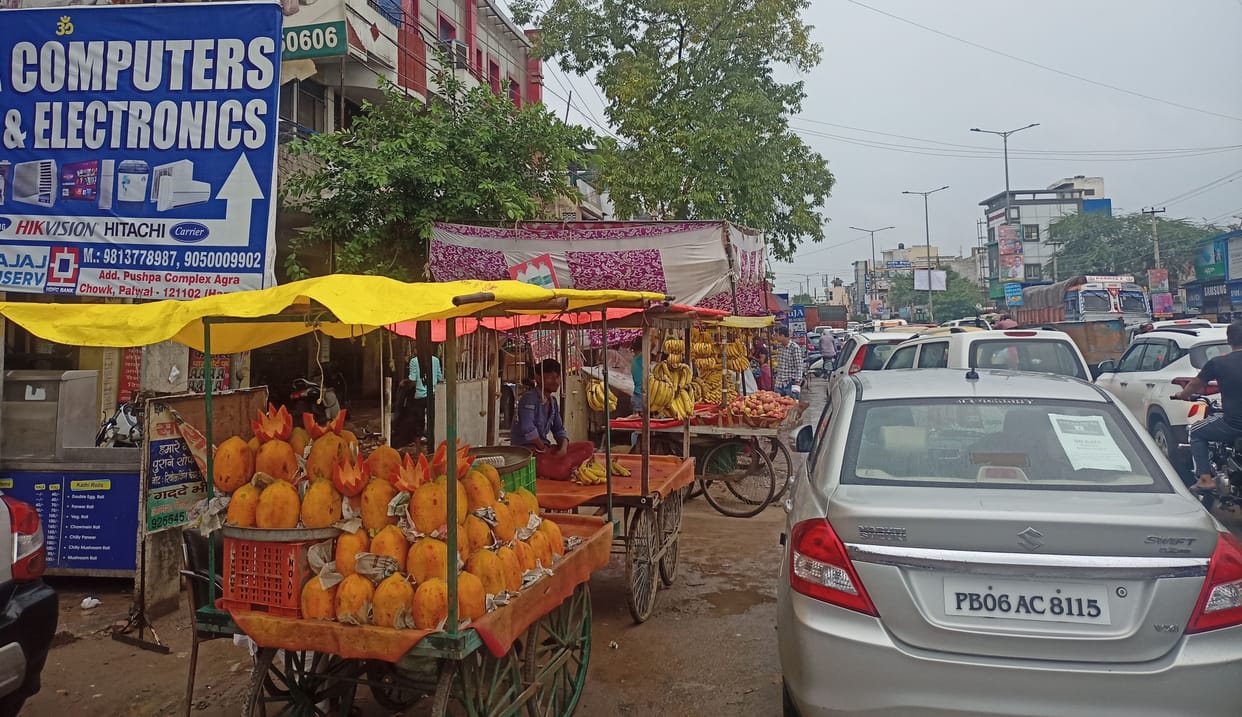 Rakshabandhan: Encroachment and jam increases in the festival