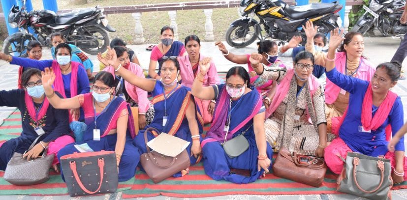 Protesting asha Workers