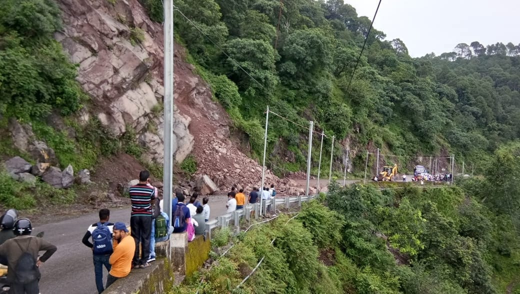 roads closed in sirmaur