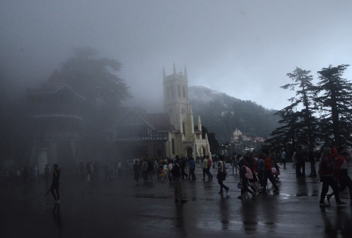 himachal weather today: Heavy rain alert for two days, flash flood risk in five districts
