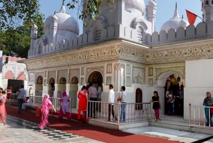 माता मनसा देवी मंदिर।