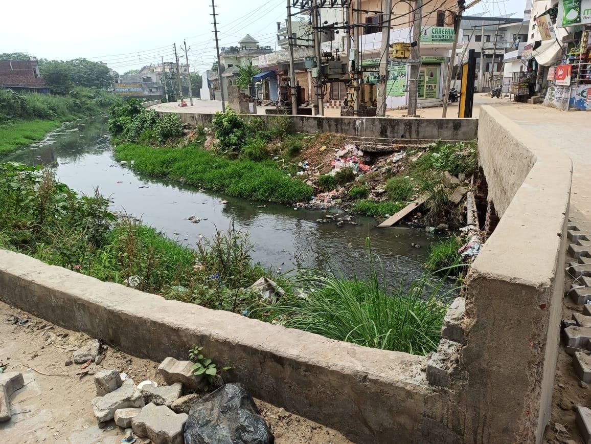 Situation: Water of drains going into Ghaggar river from 30 places, administration oblivious
