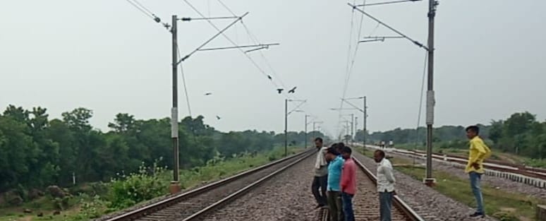 DEAD BODY FOUND AT RAIL TRACK