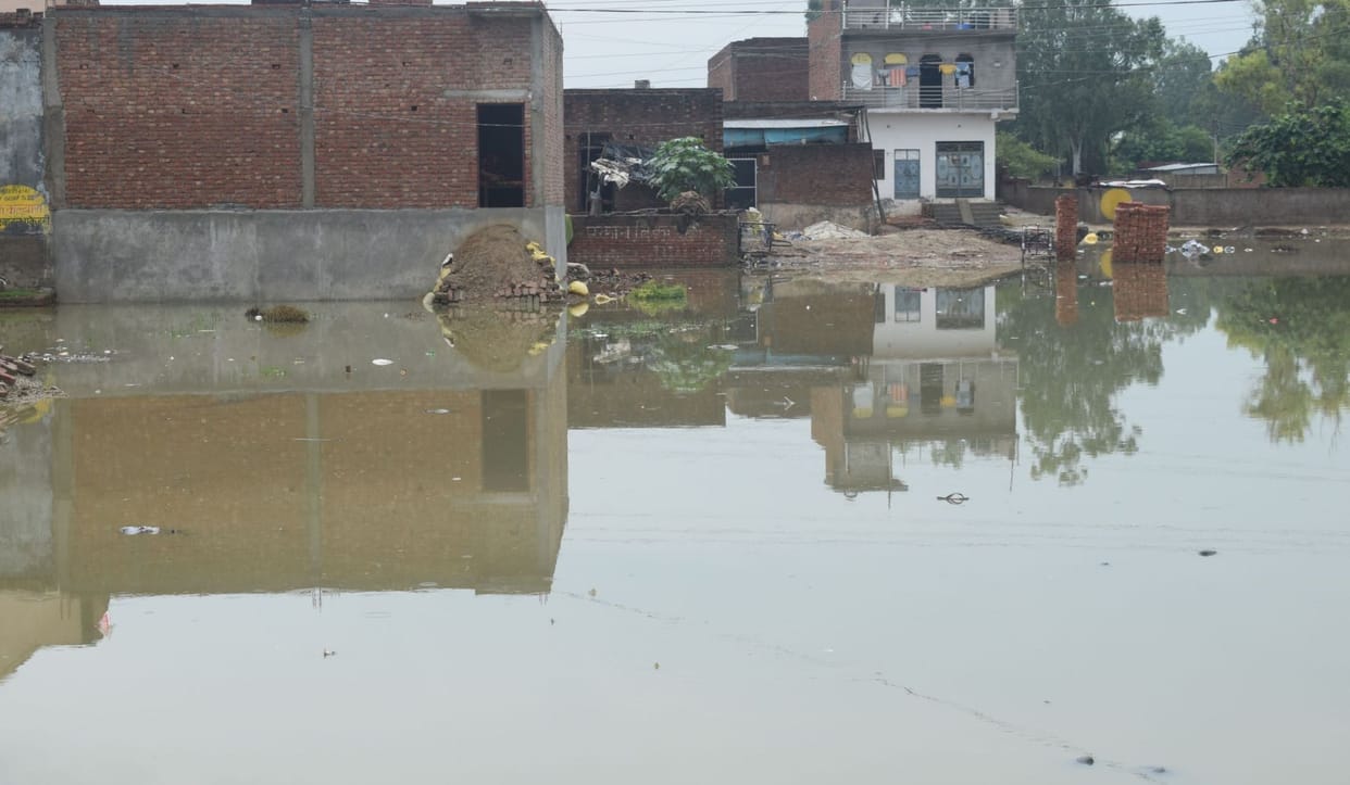 The fear of spreading disease is haunting the people of Nagla Ratte and Rajiv Gandhi Nagar.
