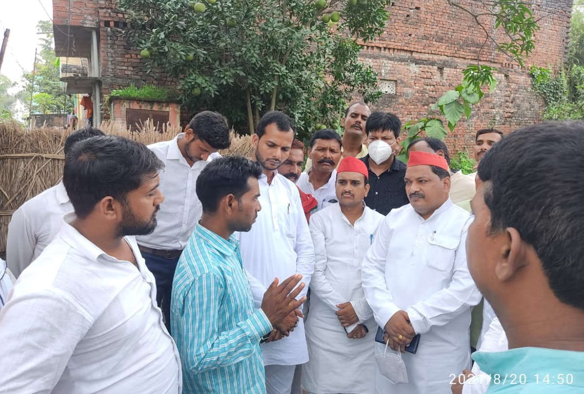 Police Investigation of murder of Gajendra roaming around house in gorakhpur