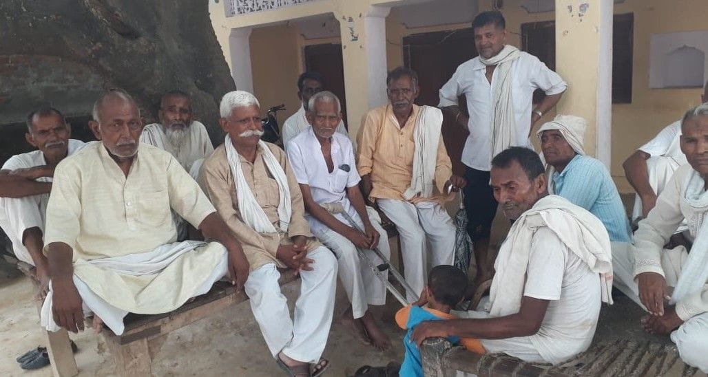 Hathras: Congress workers did door-to-door public relations, met seniors