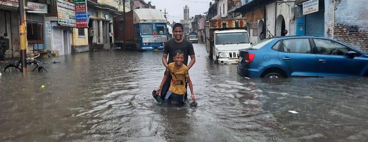 Hathras: Badra rained in Sawan, relief from heat