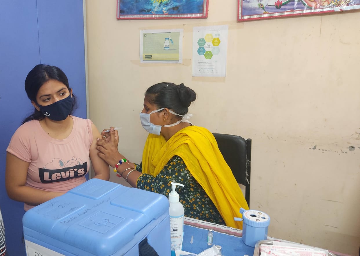 After mother and her daughter, son also got corona infected, 4793 people got vaccinated in the district