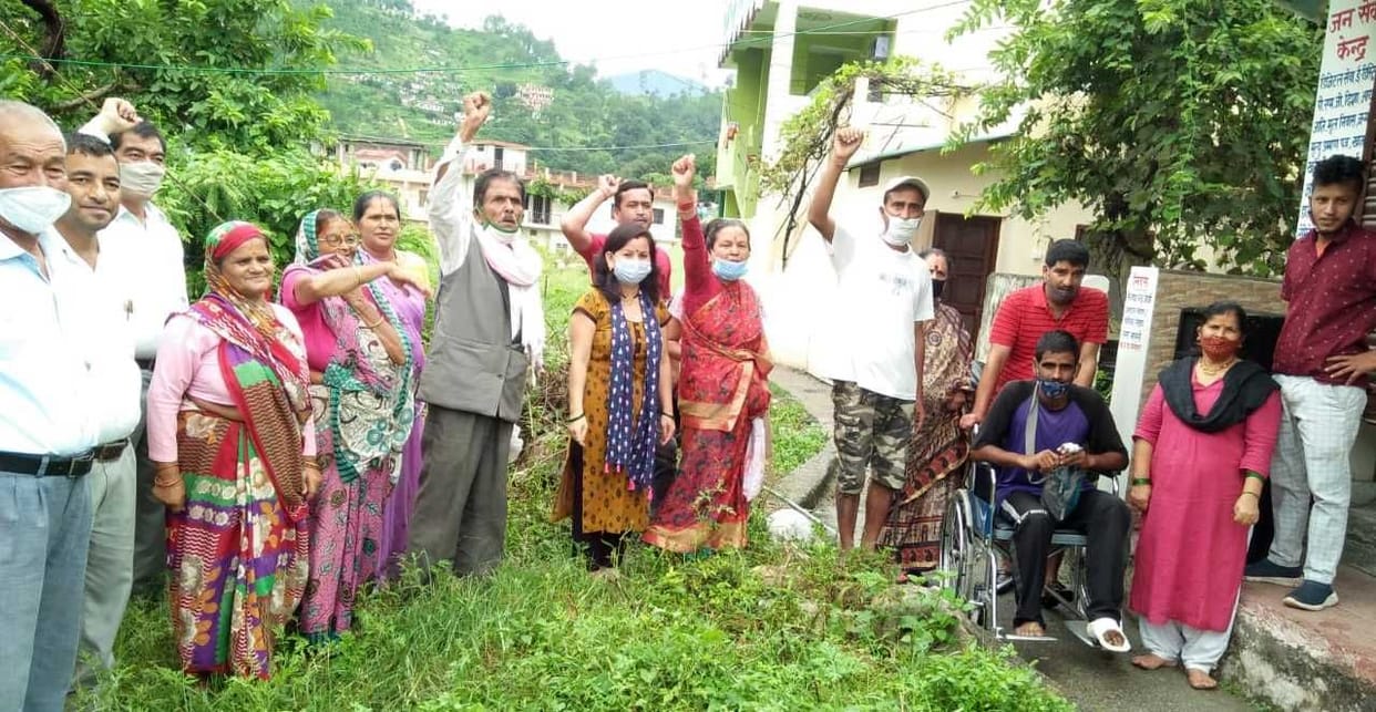 Mandalsera agitators demonstrated with the patient coming to the hospital