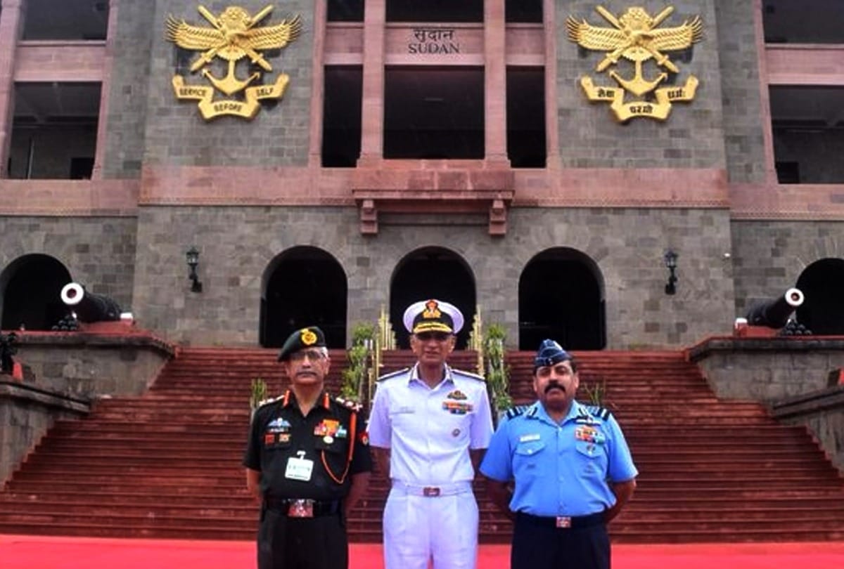 three Army Chiefs arrives at Khadakwasla: On a two-day visit to the National Defense Academy, all three have been coursemates