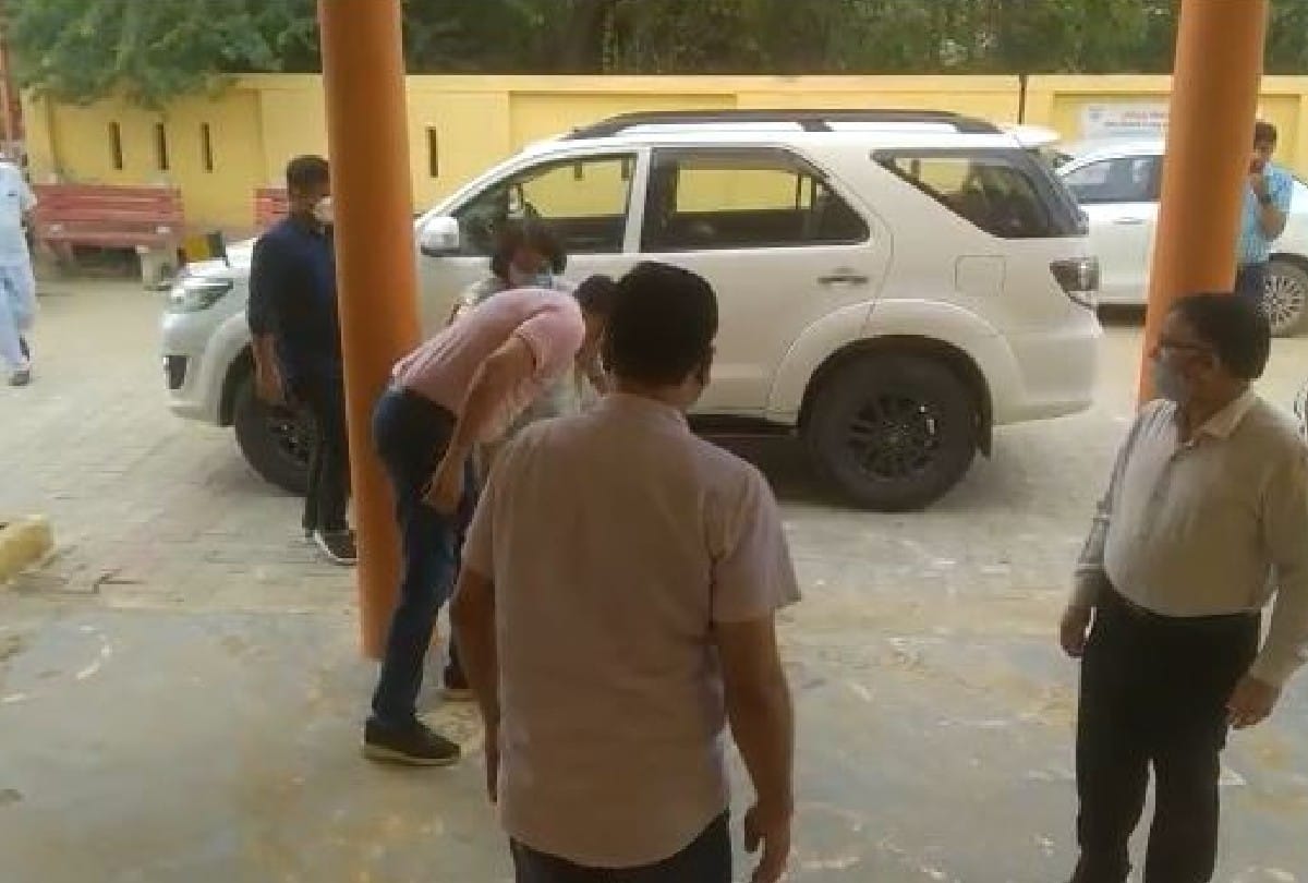 CHC Doctor touching feet of MLA and CMO video goes viral in mathura