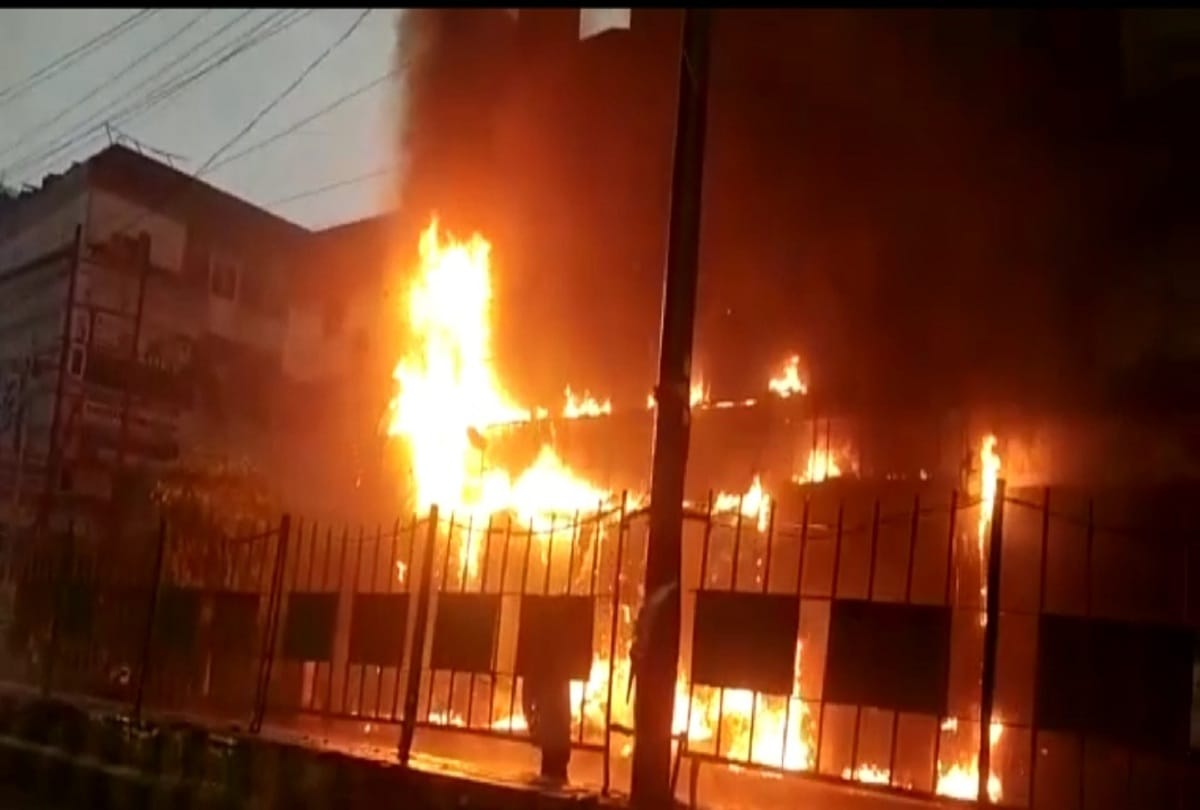 Ghaziabad Pushpanjali Jewellers Showroom Fire News fire in pushpanjali jewellers showroom at ghaziabad