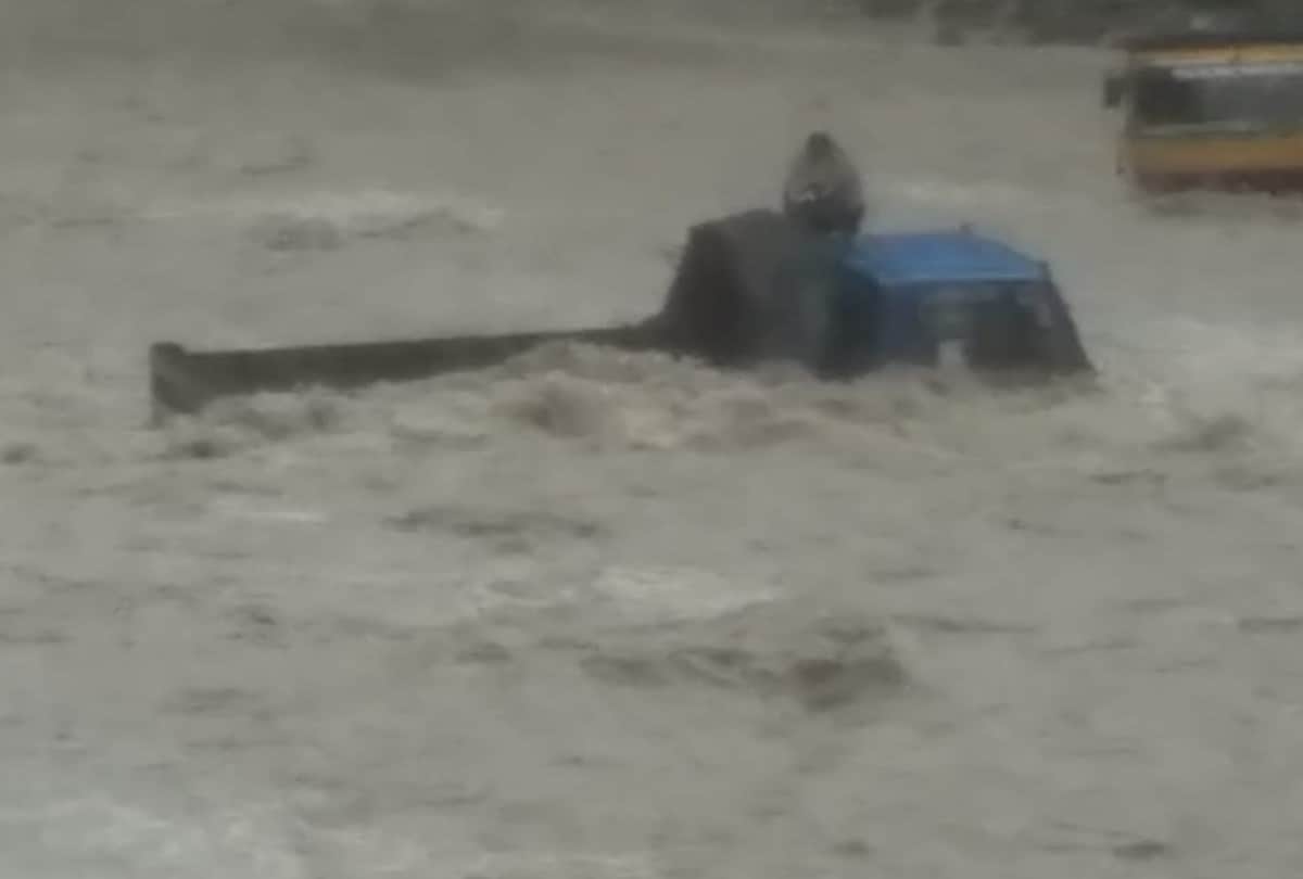 himachal weather live update today: heavy rainfall in state, landslide on Shimla-Kalka highway,vehicles stuck between khad in Hamirpur