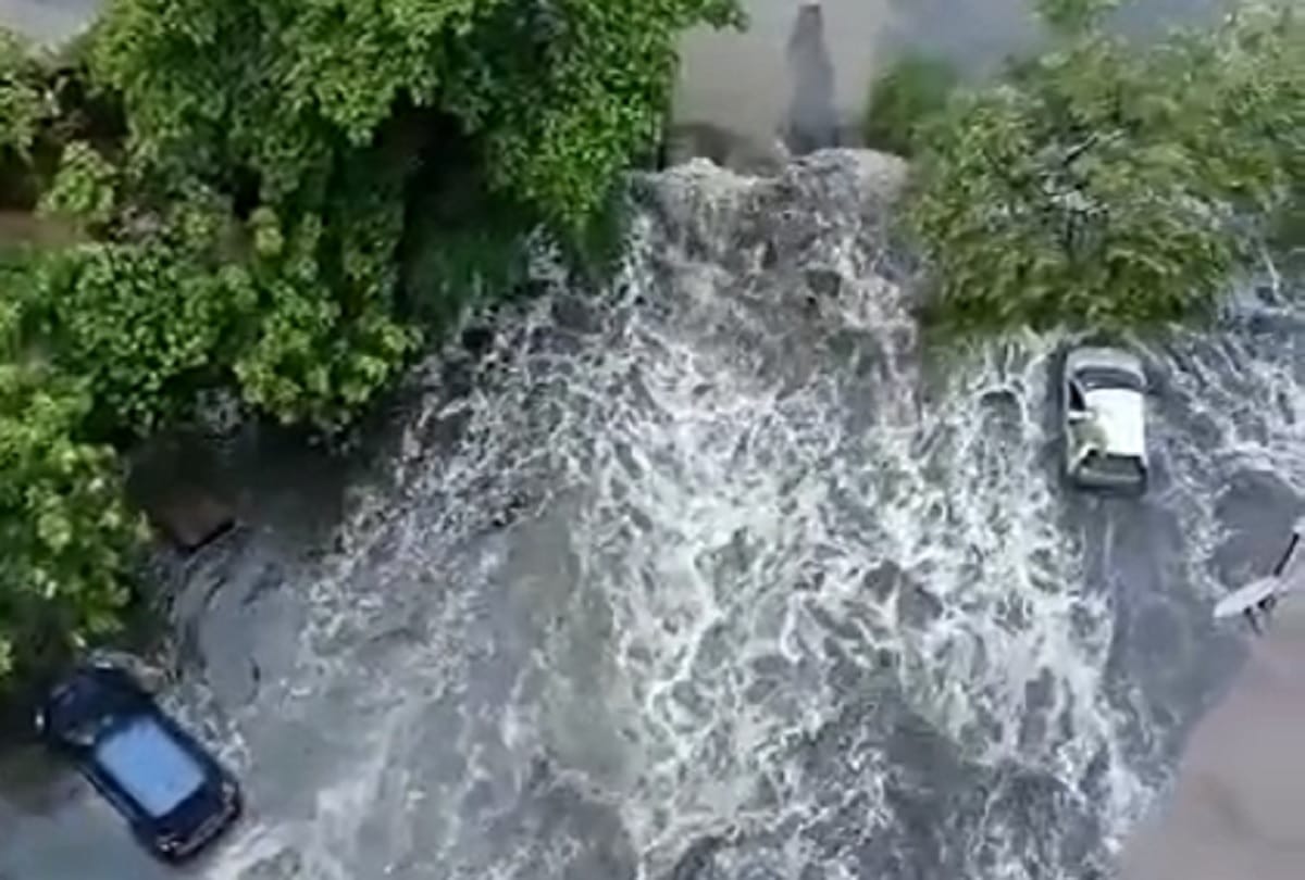 bharat city society boundary wall broken due to heavy rain in ghaziabad