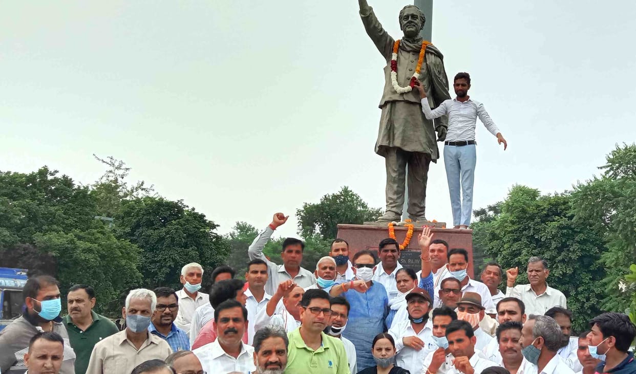 Rajiv Gandhi was the architect of modern India: Former minister