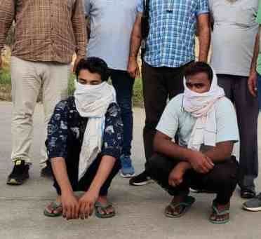 police arrested two accused of petrol pump robbry