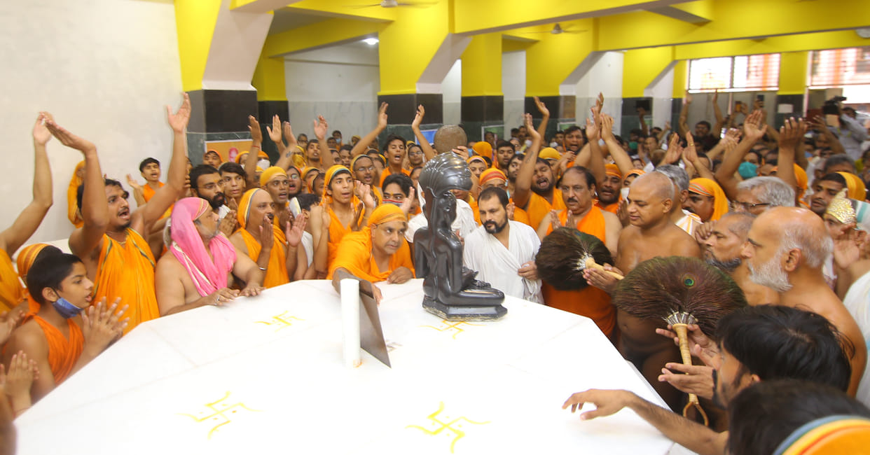 The idols of Lord Jinendra were placed on the new altar.