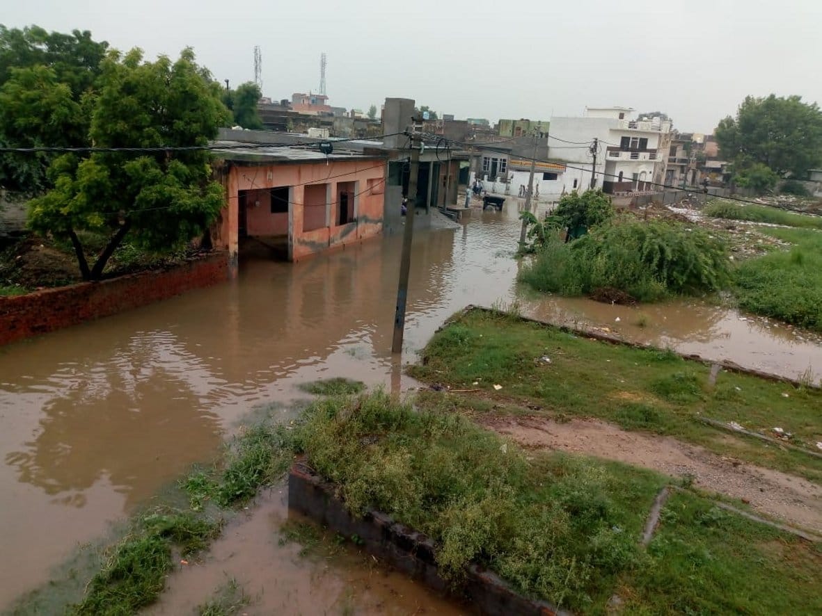 Waterlogging from city to villages, dozens of houses fell
