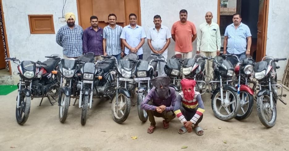 Police arrested 2 youths including 10 stolen motorcycles