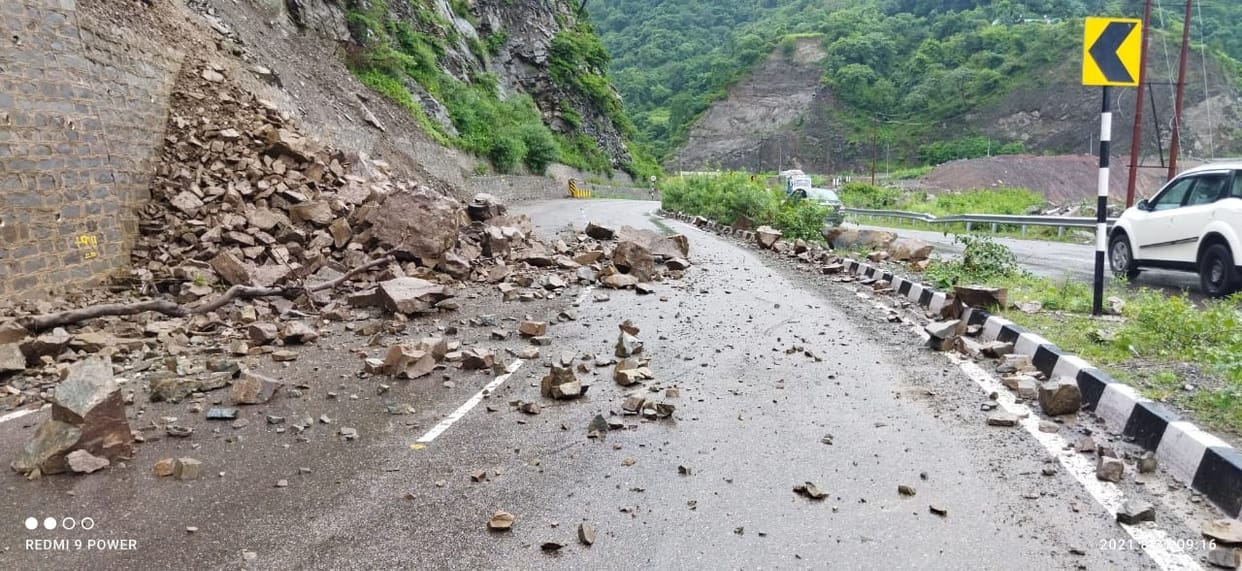 Land slide on Kalka-Shimla NH near Dharampur traffic on hill side road to be closed for few hours