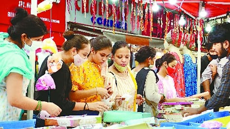 Traders happy with the end of Sunday's lockdown, said - thank you government