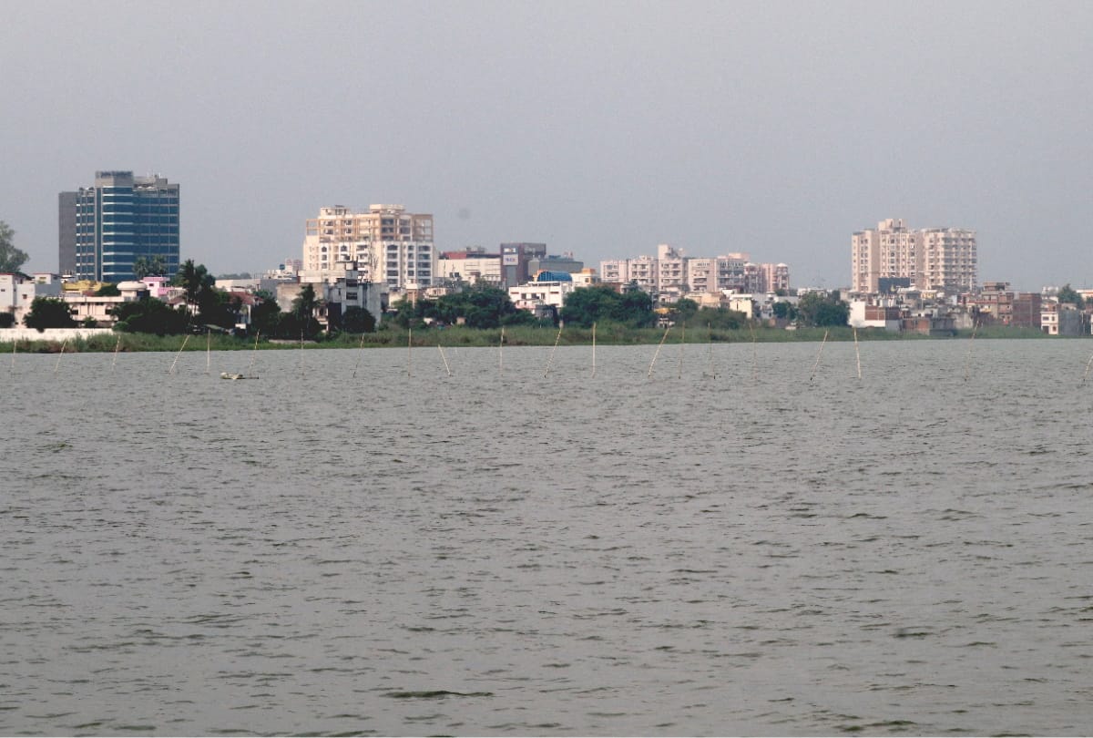 Boating stopped due to crocodile sighting again in Ramgarh Tal at Gorakhpur