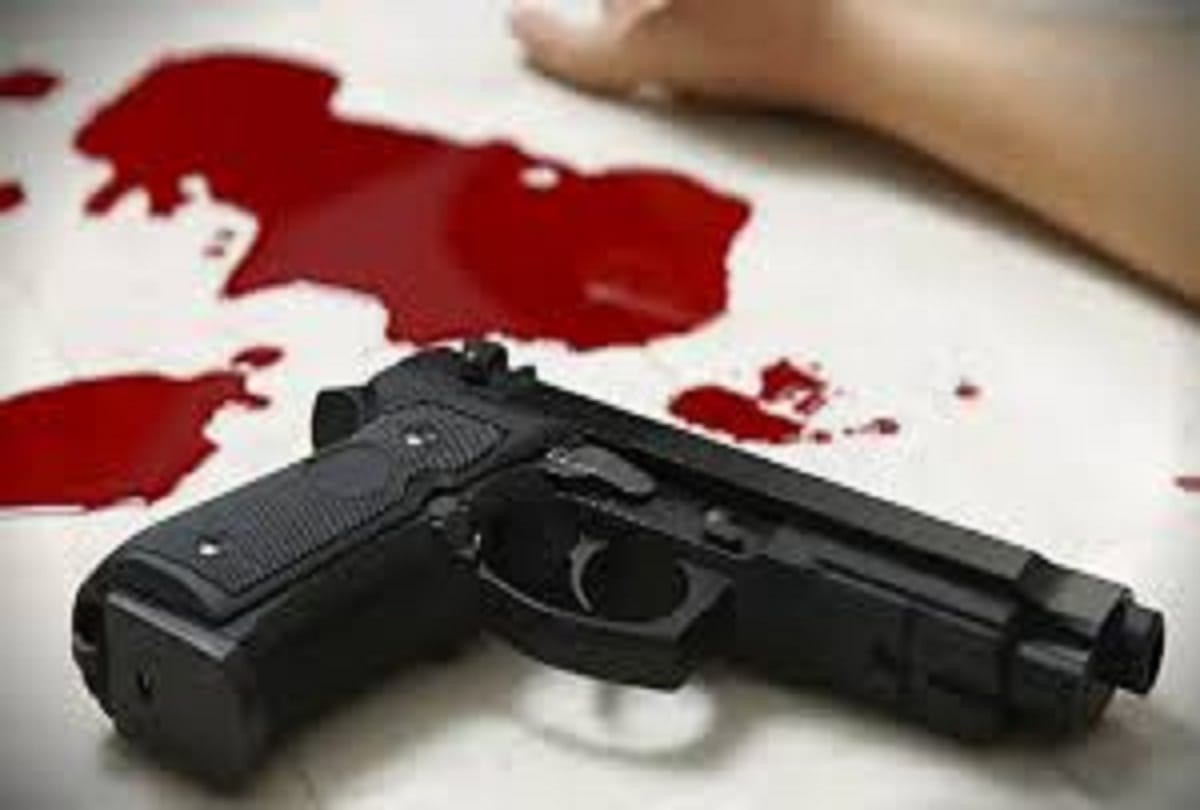 Son shot dead mothers lover in Delhi