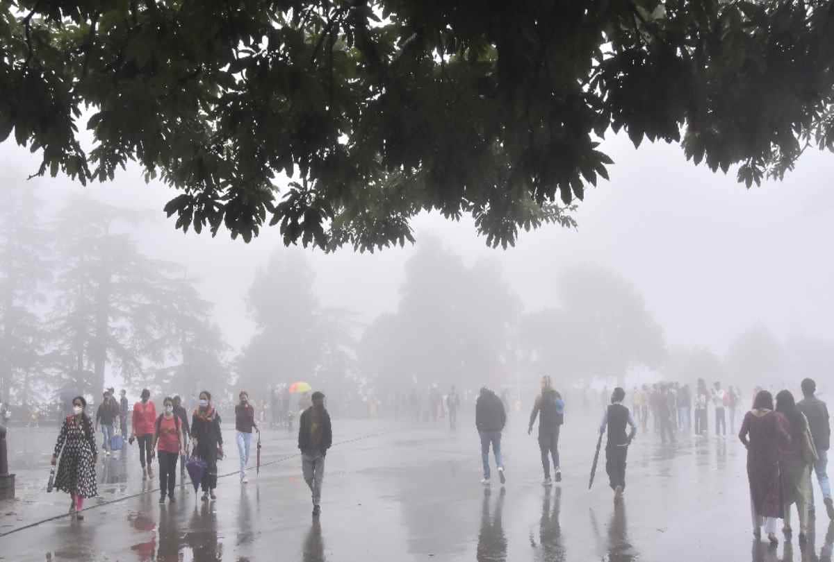 himachal weather live update today: heavy rainfall in state, landslide on Shimla-Kalka highway,vehicles stuck between khad in Hamirpur