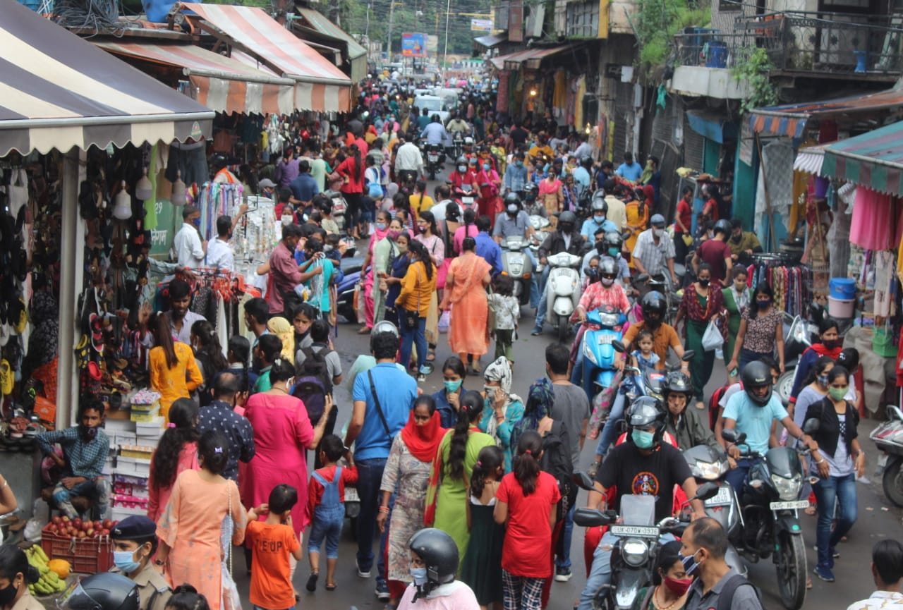 Raksha Bandhan 2021 : rush in dehradun market for shopping, watch photos