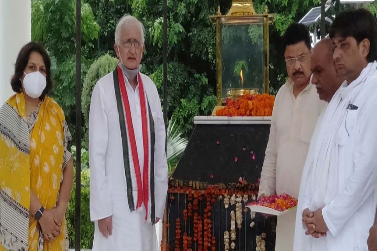 Meerut: Congress Committee visited Amar Jawan Jyoti under leadership of former Union Minister Salman Khurshid