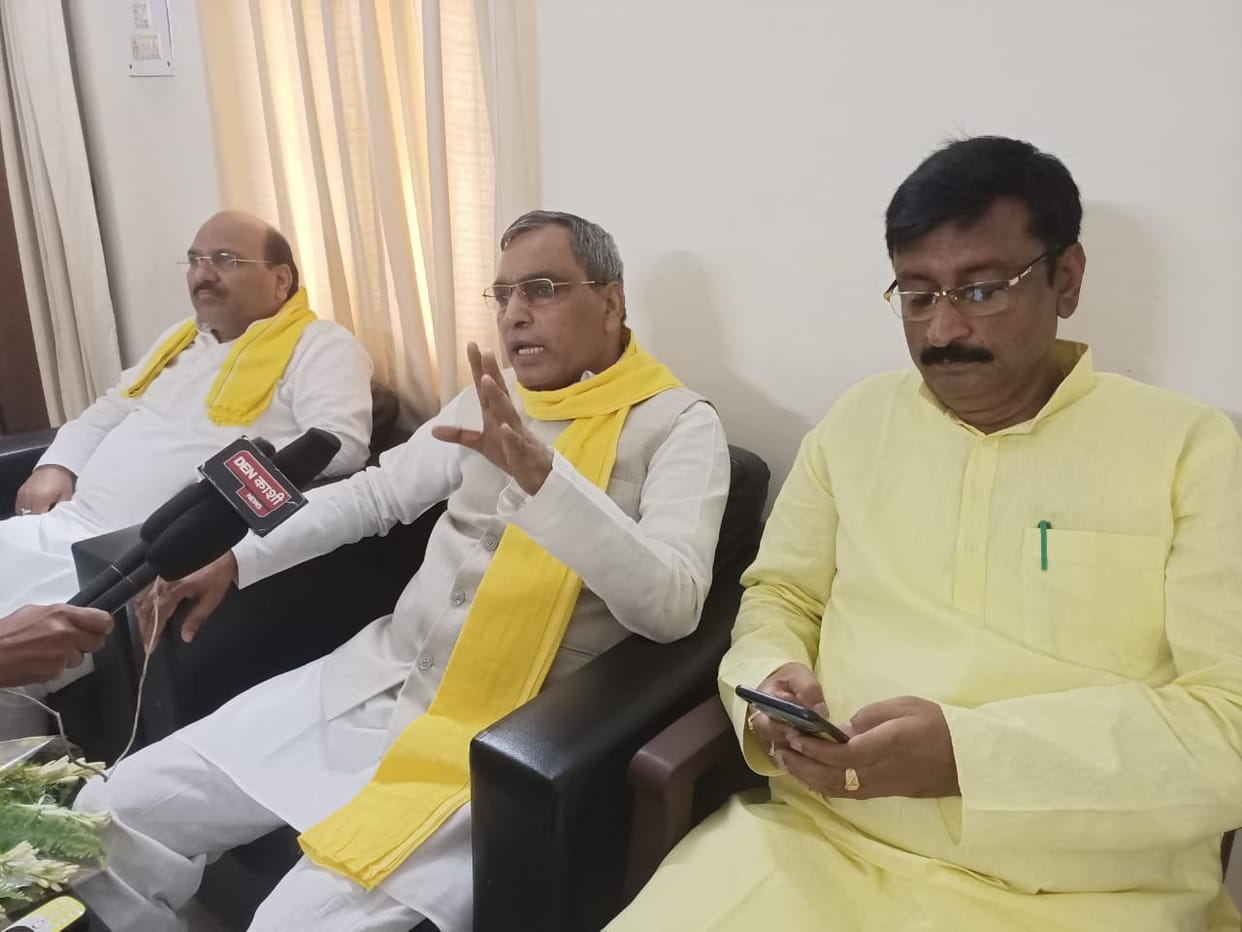 Political speech Om Prakash Rajbhar in Varanasi said former IPS officer Amitabh Thakur join our party we wiil send him to up assembly election 2022