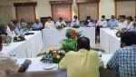 पीडब्ल्यूडी रेस्ट हाउस में आईएमटी, खरखौदा को लेकर बैठक करते एचएसआईआईडीसी के अधिकारी व इंडस्ट्र?