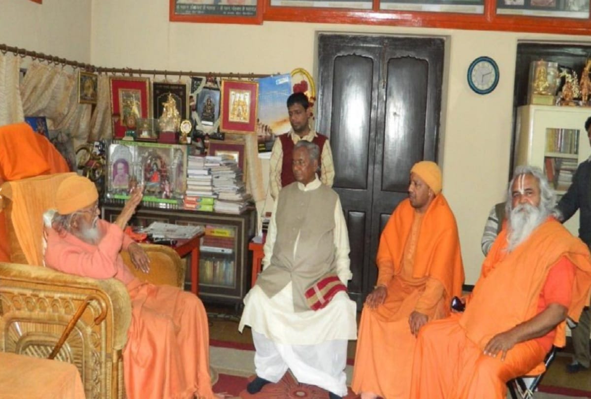 Yogi Adityanath remembered Kalyan Singh as political saint who gave place to Shri Ram above power