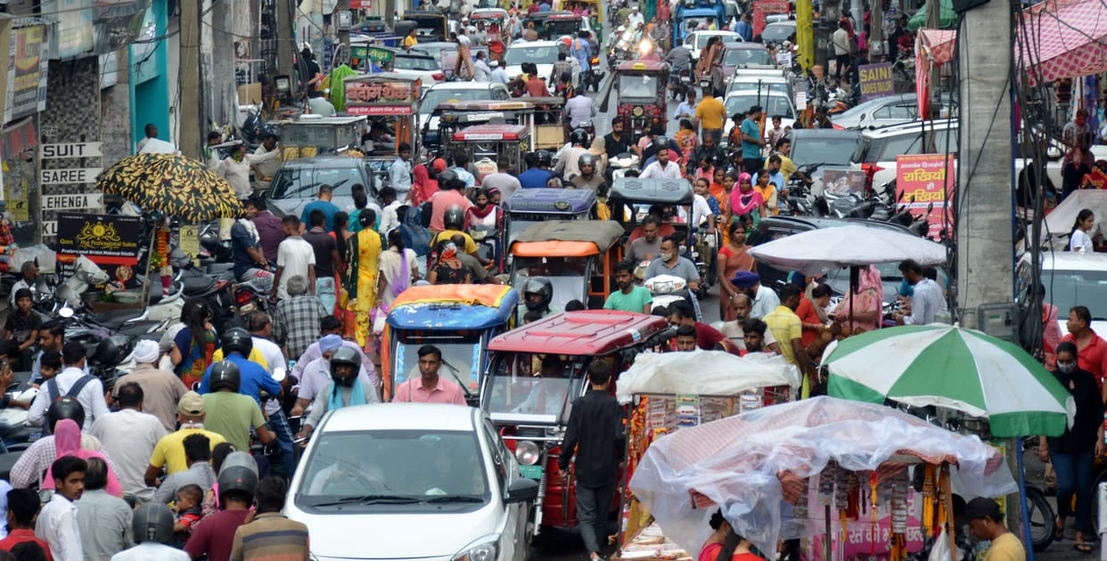 Staggered traffic system, jammed every road including highway