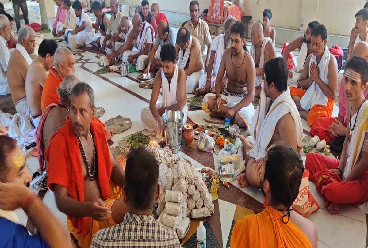 Brahma Sena done purification of more than lakh Janeu in varanasi Brahmins will wear these janeu under Brahma Tej campaign
