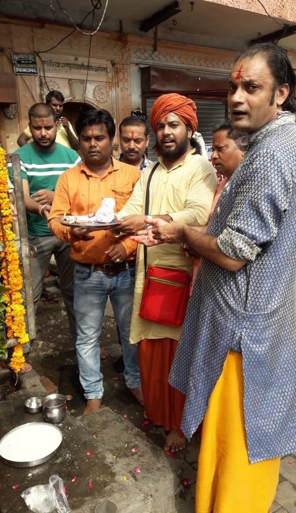 Aligarh: Statues damaged in temples, broken windows of many vehicles, tension