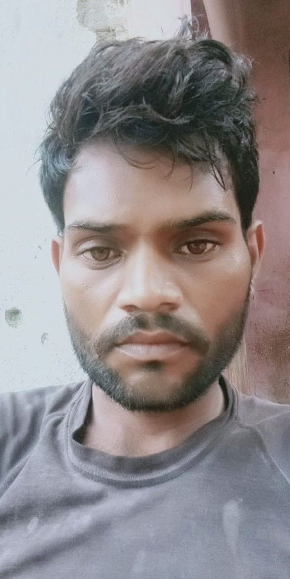 Hathras: Dead body of youth found hanging from neem tree, fear of murder