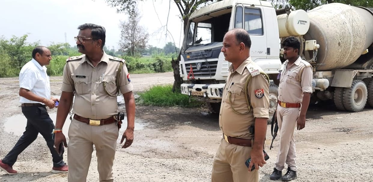 Scooty riding farmer dies due to dumper collision on GT Road