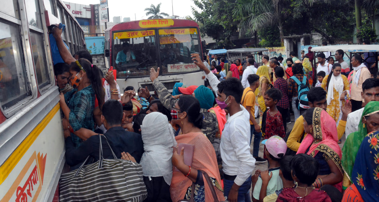 Roadways helpless in front of the crowd of passengers