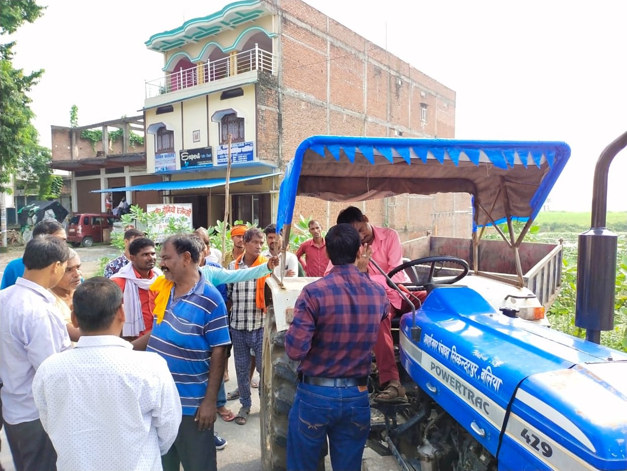 Uproar over dumping of garbage of Nagar Panchayat