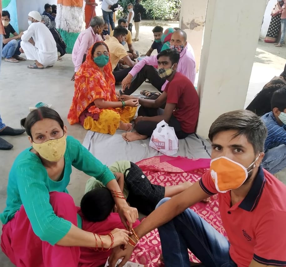Sisters tied rakhi to brothers in jail