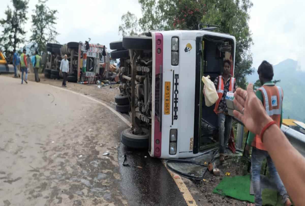 Kalka Shimla NH Road Accident News: Truck collided with bus, many passengers injured