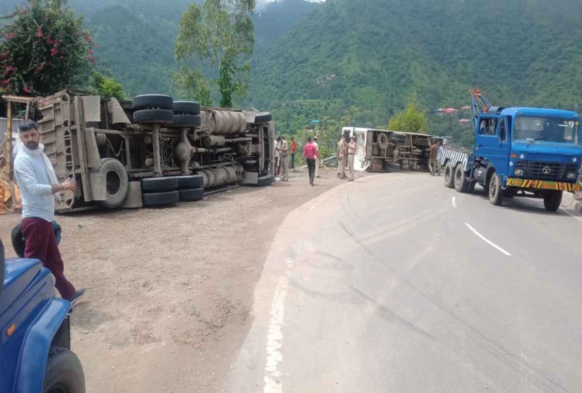 Kalka Shimla NH Road Accident News: Truck collided with bus, many passengers injured