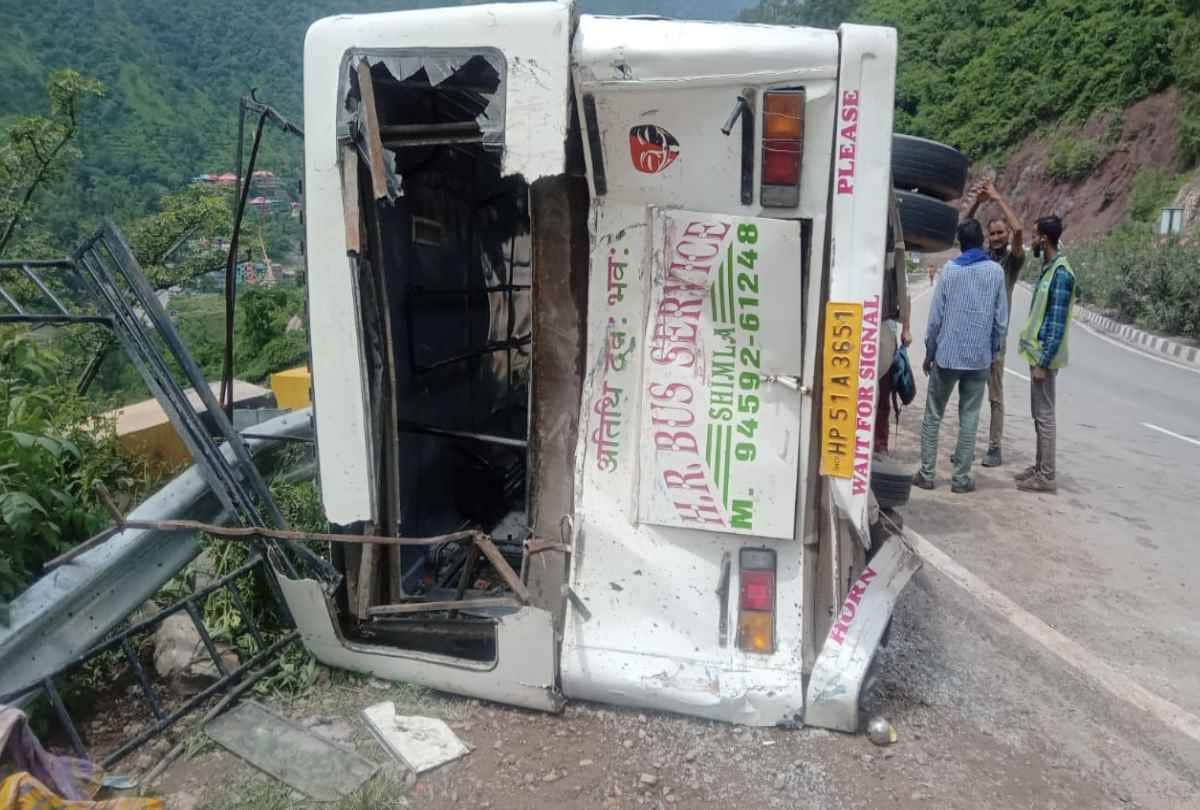 Kalka Shimla NH Road Accident News: Truck collided with bus, many passengers injured