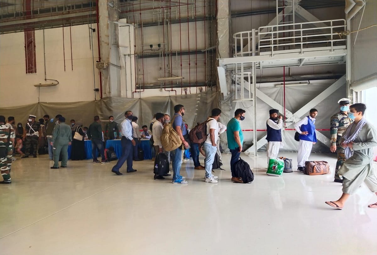 afghanistan crisis 168 passengers including 107 Indian nationals arrive at Hindon IAF base in Ghaziabad from Kabul