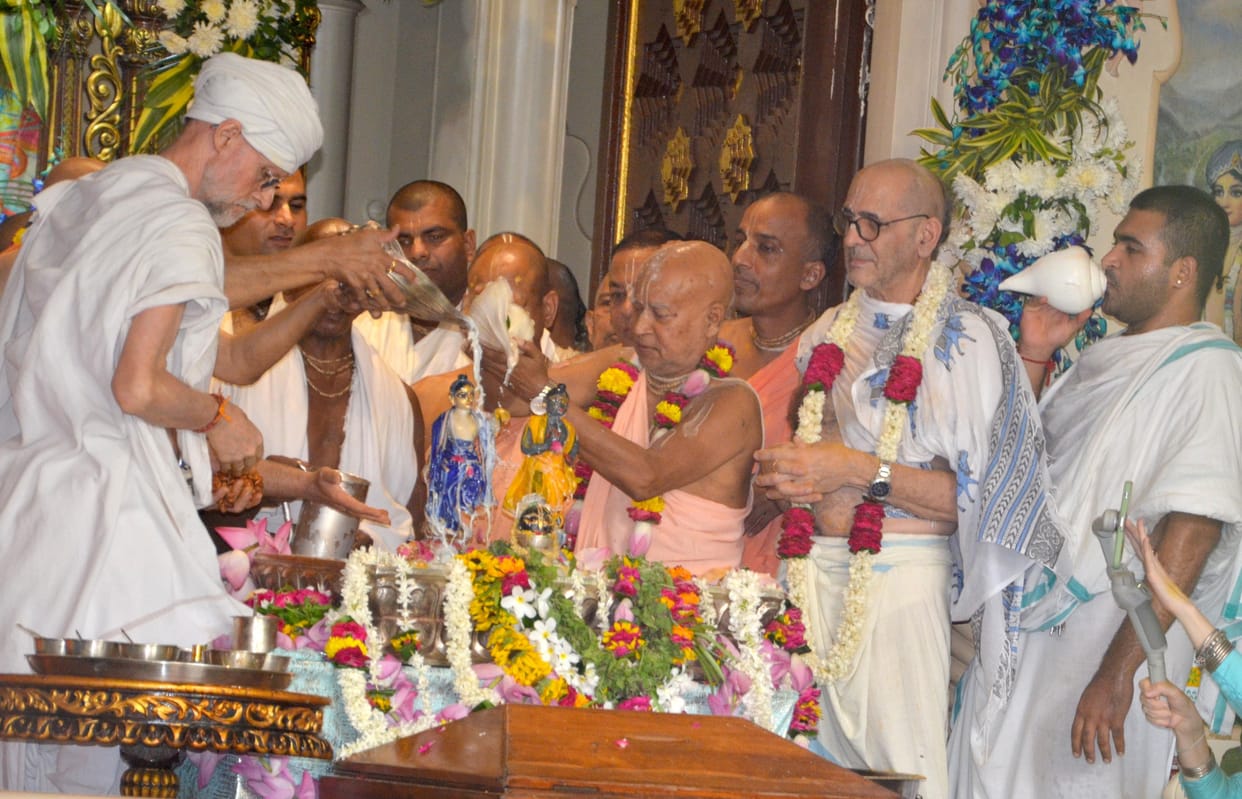 Mathura: Balram Jayanti celebrated with reverence and devotion in ISKCON temple